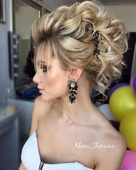 Beautiful prom hairstyles for long hair beautiful-prom-hairstyles-for-long-hair-41_9