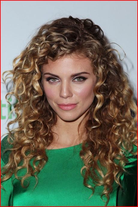 Best curly hairstyles 2018 best-curly-hairstyles-2018-69_17