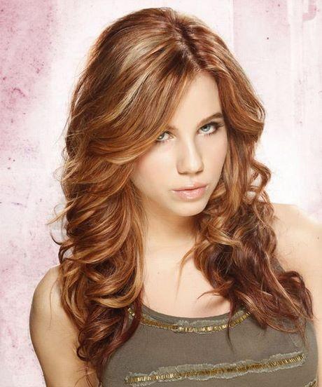 Best haircut for round face wavy hair