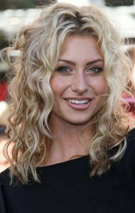 Best haircut for wavy hair and round face best-haircut-for-wavy-hair-and-round-face-36_7