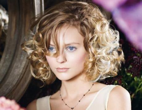 Best haircut style for curly hair best-haircut-style-for-curly-hair-17_3