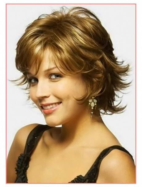 Best hairstyle for wavy hair and round face