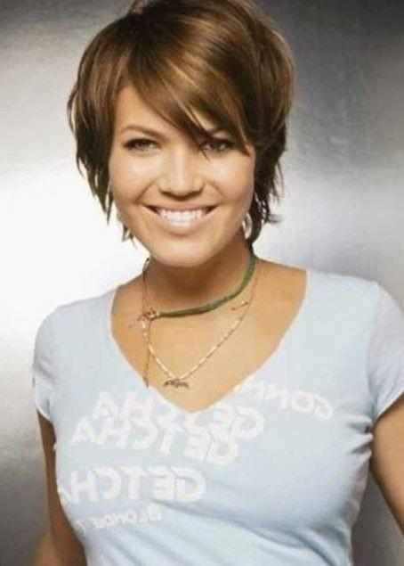 Best short hairstyles for fat faces best-short-hairstyles-for-fat-faces-80_3