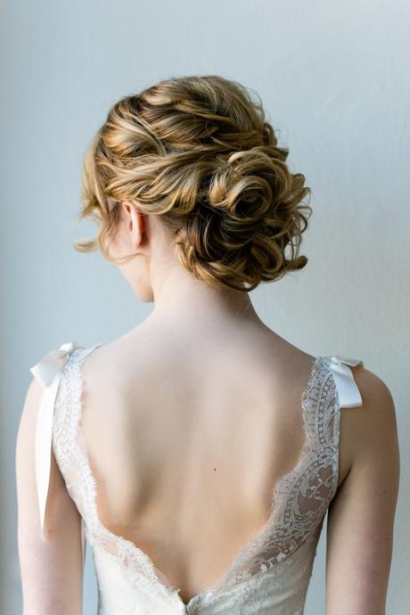 Bridesmaid hairdos for medium hair bridesmaid-hairdos-for-medium-hair-38_19