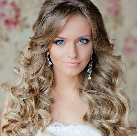 Cool hairstyles for long curly hair cool-hairstyles-for-long-curly-hair-97_16
