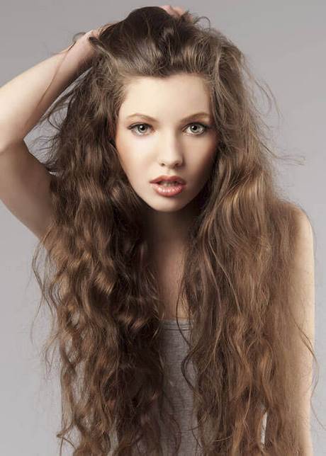 Cool hairstyles for long curly hair cool-hairstyles-for-long-curly-hair-97_17