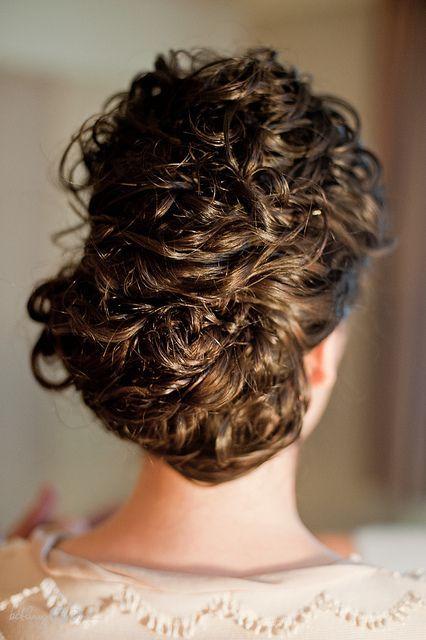 Curly hair updos for homecoming curly-hair-updos-for-homecoming-00_5