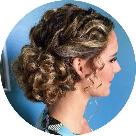Curly hair updos for homecoming curly-hair-updos-for-homecoming-00_6