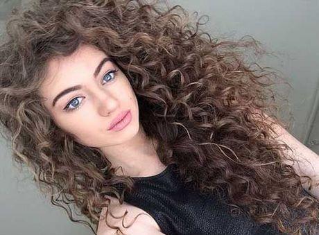Curly hairstyles for naturally curly hair curly-hairstyles-for-naturally-curly-hair-04_13