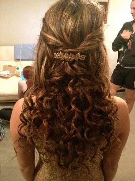 Cute curly hairstyles for homecoming