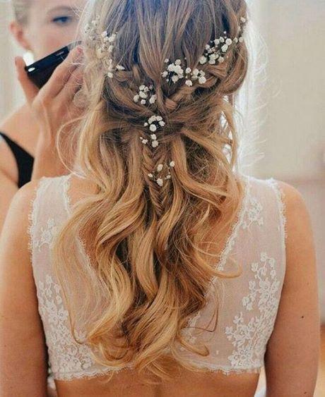 Cute wedding hairstyles for bridesmaids