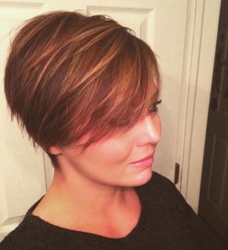 Flattering short haircuts for round faces flattering-short-haircuts-for-round-faces-71_11
