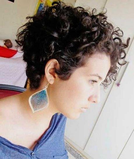 Good hairstyles for short curly hair