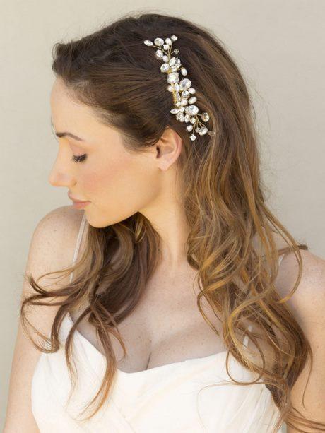 Hairstyles for a bride on her wedding day hairstyles-for-a-bride-on-her-wedding-day-39_16