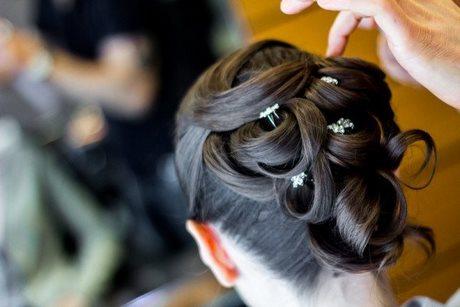 Hairstyles for a bride on her wedding day hairstyles-for-a-bride-on-her-wedding-day-39_17