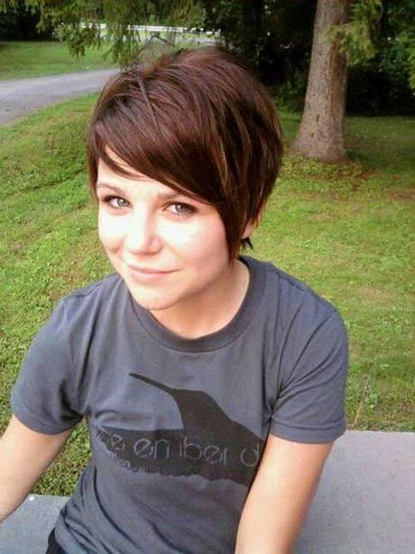 Popular short haircuts for round faces popular-short-haircuts-for-round-faces-77_13