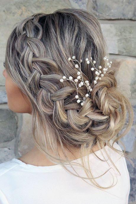 Prom hair trends 2018 prom-hair-trends-2018-39_14