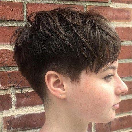 Short crop hairstyles for round faces short-crop-hairstyles-for-round-faces-01_18