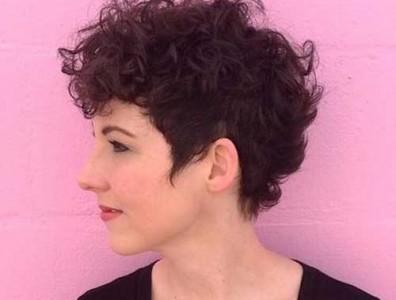 Short hair for women with curly hair short-hair-for-women-with-curly-hair-55_14