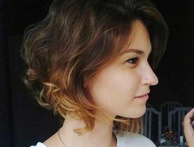 Short haircuts for ladies with curly hair short-haircuts-for-ladies-with-curly-hair-96_11