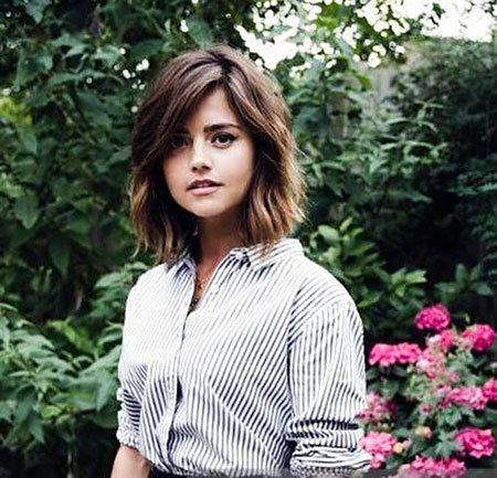 Short hairstyles for 2018 for round faces short-hairstyles-for-2018-for-round-faces-14_12