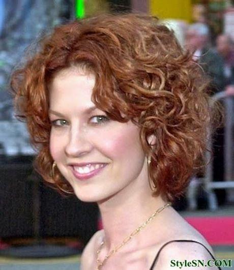 Short layered haircuts for naturally curly hair short-layered-haircuts-for-naturally-curly-hair-03_11