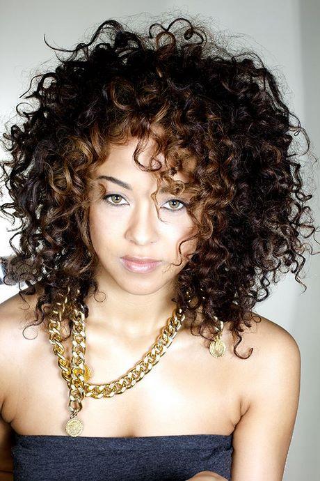 Short layered haircuts for naturally curly hair short-layered-haircuts-for-naturally-curly-hair-03_6