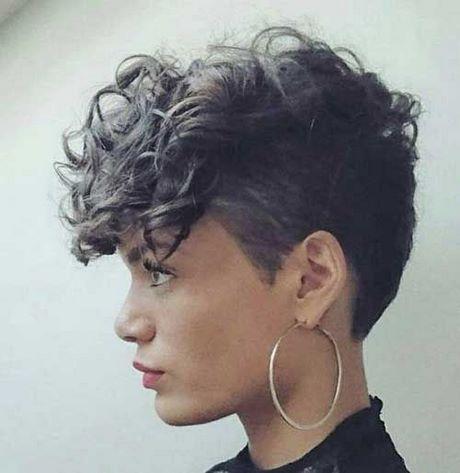 Stylish haircuts for curly hair stylish-haircuts-for-curly-hair-94_11