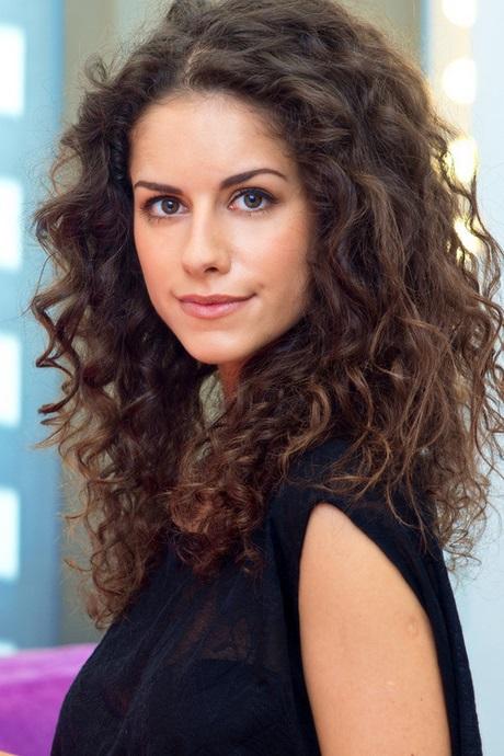 Stylish haircuts for curly hair stylish-haircuts-for-curly-hair-94_16