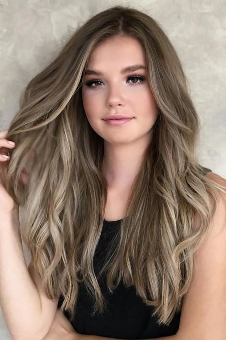 Best hairstyle for round face 2022 best-hairstyle-for-round-face-2022-07_4
