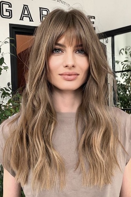 Best hairstyles with bangs 2022 best-hairstyles-with-bangs-2022-89_5