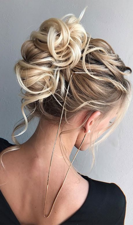 Hairstyle updo 2022