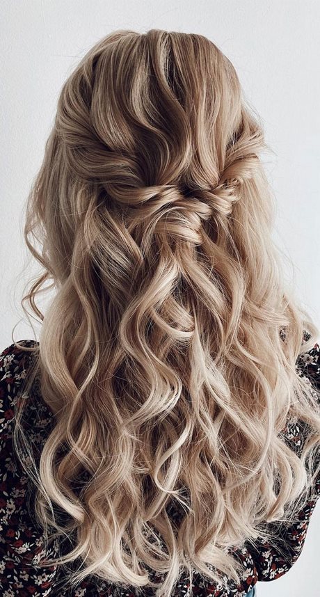Hairstyles for long hair prom 2022 hairstyles-for-long-hair-prom-2022-54_15