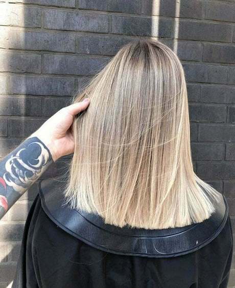 Long blonde haircuts 2022