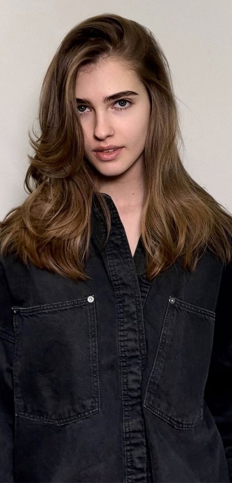 Mid length layered hairstyles 2022 mid-length-layered-hairstyles-2022-09_9
