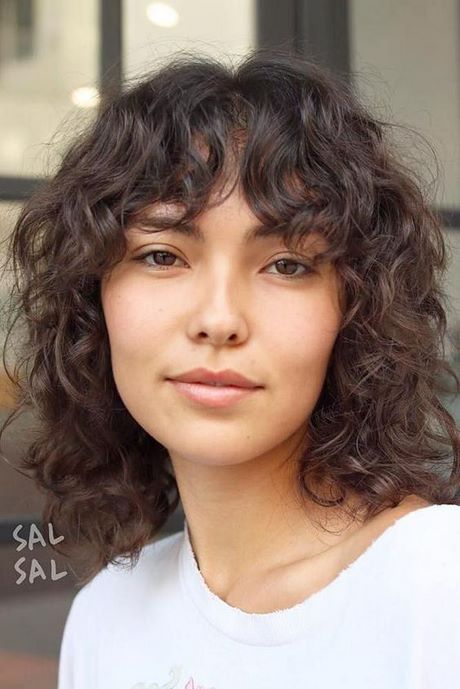 Naturally curly short hairstyles 2022 naturally-curly-short-hairstyles-2022-00_19