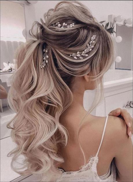 Prom hair trends 2022 prom-hair-trends-2022-25_7