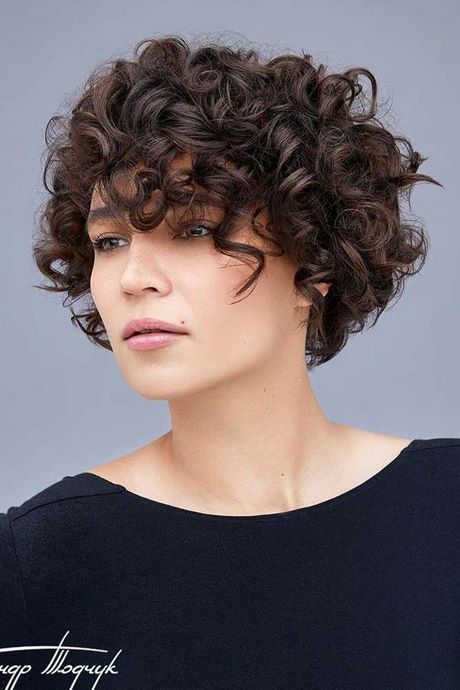 Short curly hair with bangs 2022 short-curly-hair-with-bangs-2022-28_10