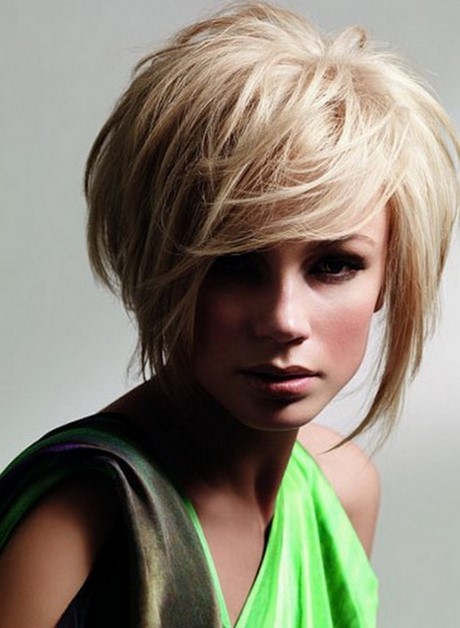 Short hairstyles 2022 with bangs short-hairstyles-2022-with-bangs-14_4