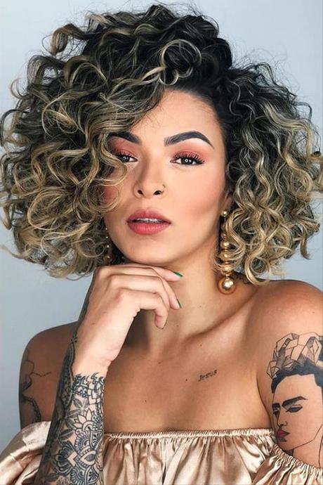 Short naturally curly hairstyles 2022 short-naturally-curly-hairstyles-2022-08_7
