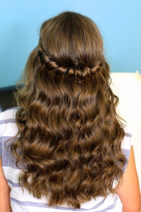 Cute half up half down hairstyles for curly hair cute-half-up-half-down-hairstyles-for-curly-hair-54_15