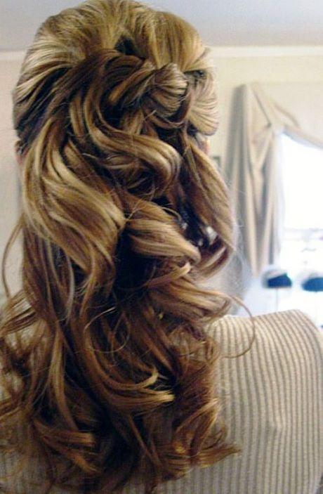 Cute half up half down hairstyles for curly hair cute-half-up-half-down-hairstyles-for-curly-hair-54_8