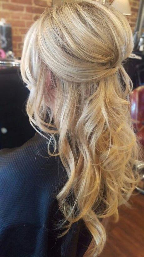Half pinned up hairstyles half-pinned-up-hairstyles-60_10