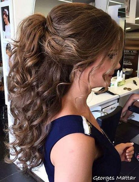 Half ponytail hairstyles for curly hair half-ponytail-hairstyles-for-curly-hair-80_5
