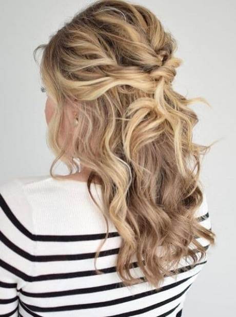 Half up and down curly hairstyles half-up-and-down-curly-hairstyles-70_15
