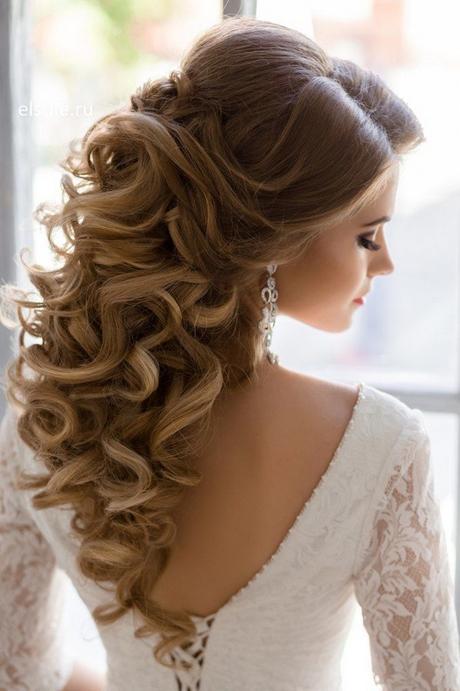 Half up and down curly hairstyles half-up-and-down-curly-hairstyles-70_16