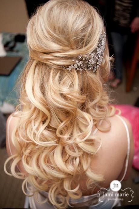 Half up half down wedding hairstyles for medium hair half-up-half-down-wedding-hairstyles-for-medium-hair-23_9