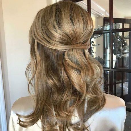 Soft half up and half down hairstyles soft-half-up-and-half-down-hairstyles-08_3
