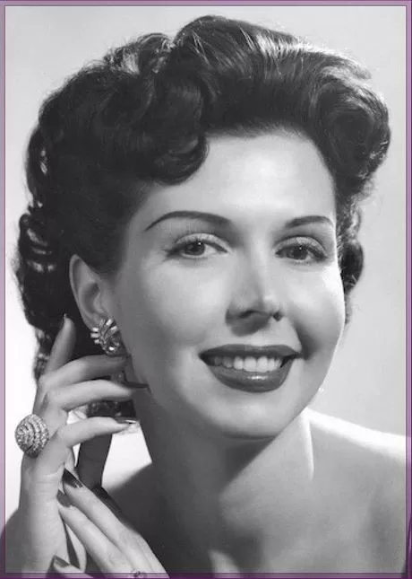 1950s female hairstyles 1950s-female-hairstyles-90_11-5-5