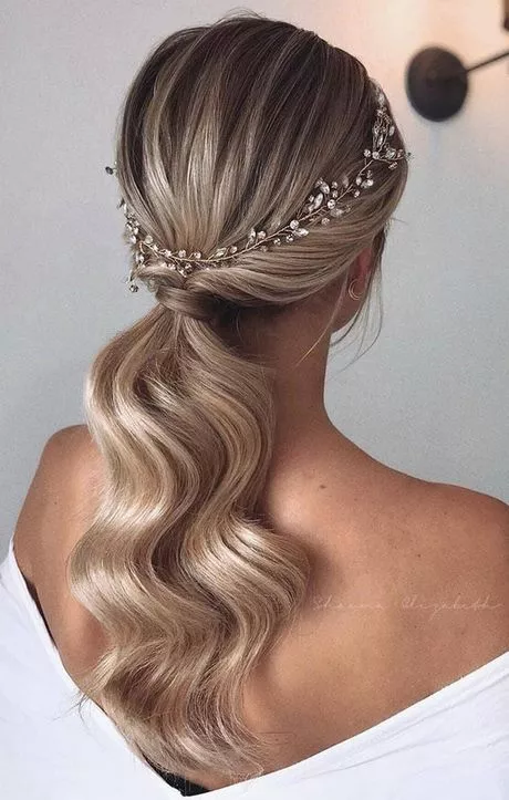 Bridesmaid hairstyles for long hair down bridesmaid-hairstyles-for-long-hair-down-91_14-7-7